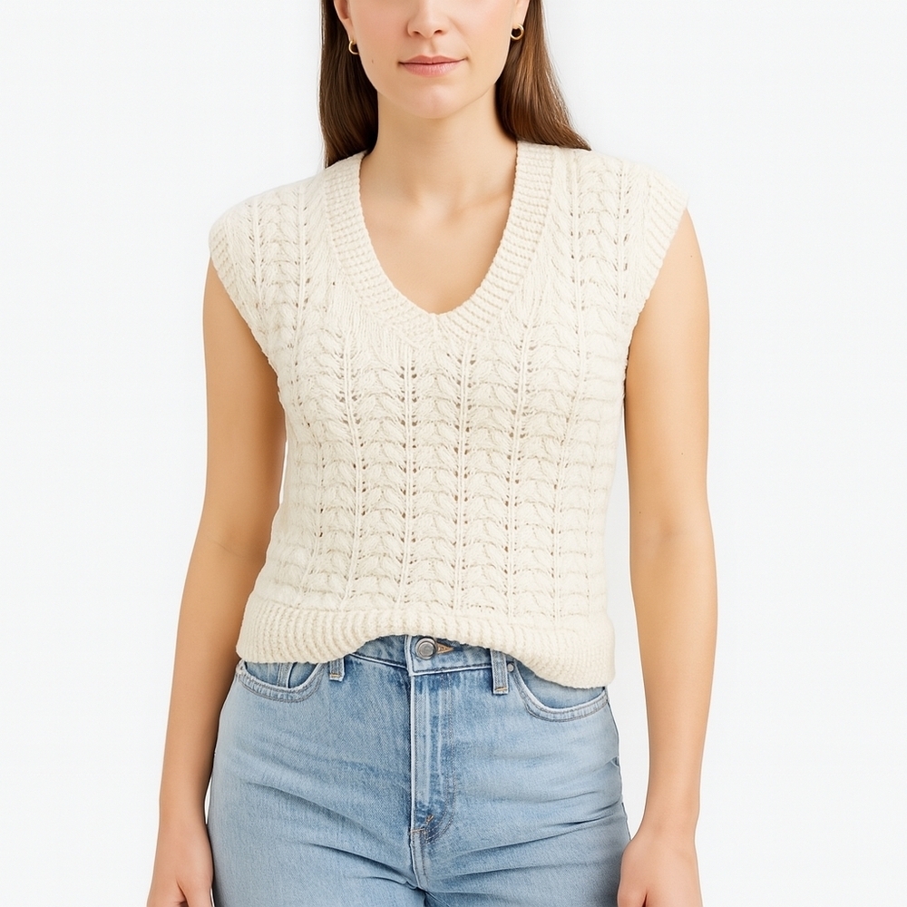 Hand Knit Women's Ivory White Vest Size S/M NWOT